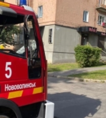 Потребував медичної допомоги: на Волині із зачиненої квартири визволили чоловіка