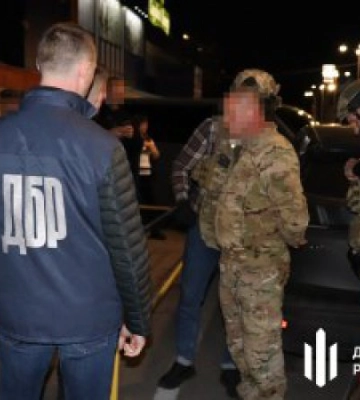 Хабарник у ЗСУ: командир взводу з Дніпра вимагав  600 тис. грн з підлеглих