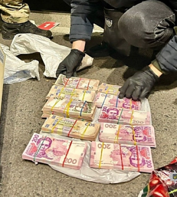 В Дніпрі військовослужбовець вимагав 600 тисяч гривень