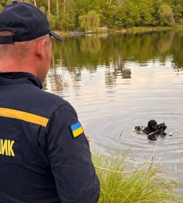 У Києві на озері Заплавне потонула жінка