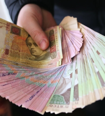 Мешканець Черкас отримає від влади 60 тис грн. за те, що на нього впало дерево