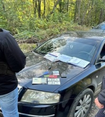 Довелось стріляти: на Закарпатті зупинили посібника ухилянтів-втікачів