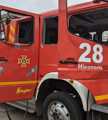 В Никополе во время повторного обстрела россияне ранили двух спасателей