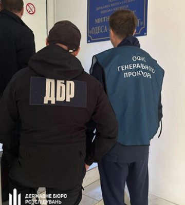 Начальника Одесской таможни задержали на получении взяток