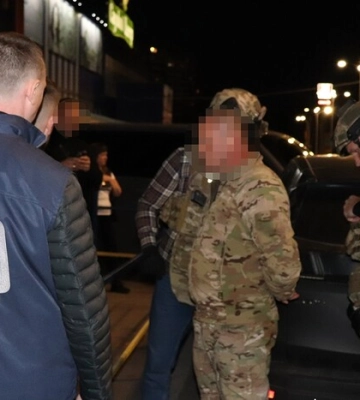 ДБР затримало військового, який вимагав гроші за нарахування бойових виплат