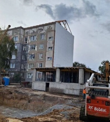 В Макарові почали відновлювати ще один багатоквартирний будинок