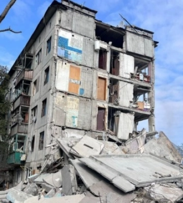 В Авдіївці під завалами зруйнованої п’ятиповерхівки може перебувати чоловік