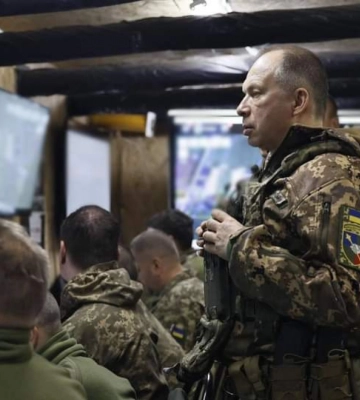 Сырский посетил командиров на направлениях, где на последней неделе обострилась ситуация на фронте