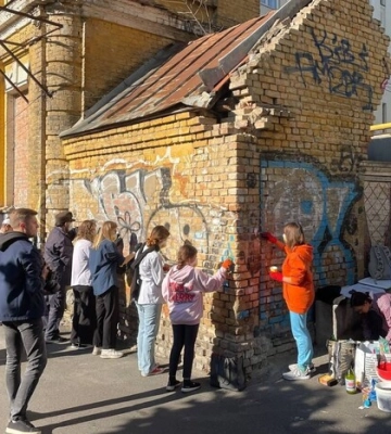 Акція "Врятуємо будинок Сікорського": активісти закликають Шмигаля повернути історичну будівлю громаді Києва