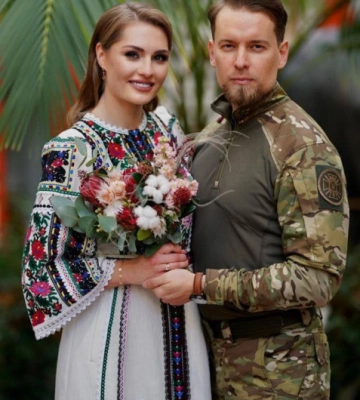 &quot;Я шукав тебе все життя&quot;: речник СБУ, який народився у Чернівцях, одружився із телеведучою