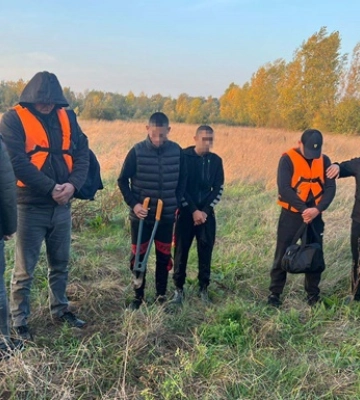 Двоє неповнолітніх закарпатців намагалися переправити до Угорщини двох військовозобов&#039;язаних чоловіків