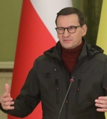 Передає зброю та закликає інших: Моравецький розповів, як Польща підтримує Україну