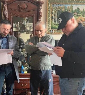 ДБР підозрює екскомандира в/ч з Дніпра у сприянні незаконному захопленню нерухомості на набережній