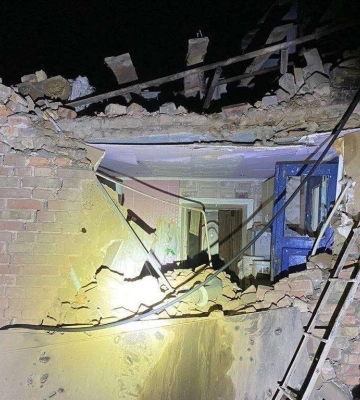 Россияне атаковали Никополь, повреждены дома и ЛЭП