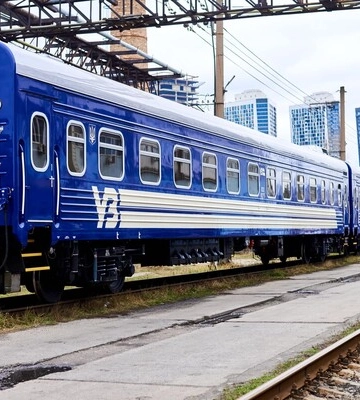 Росіяни скинули авіабомби на Херсон: місто частково знеструмлено