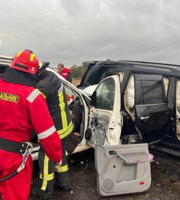У жахливі автотрощі біля Дрогобича загинуло три людини (ФОТО)