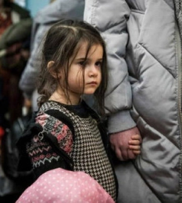 Понад 40 тисяч дітей лишаються на Донеччині. ОВА заявляє про загострення на фронті й закликає до евакуації