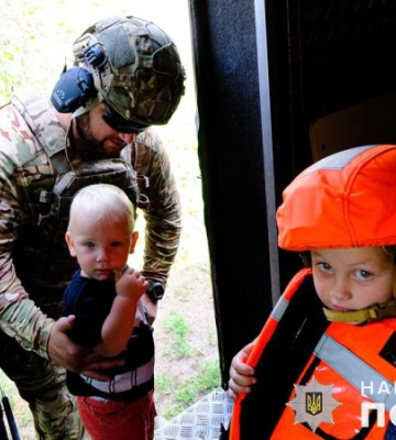 Понад 40 тисяч дітей лишаються на Донеччині. ОВА заявляє про загострення на фронті й закликає до евакуації