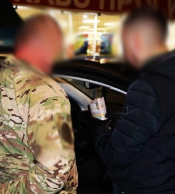 Вимагав 600 тис грн за нарахування бойових виплат - у Дніпрі підозрюють військового. ФОТО