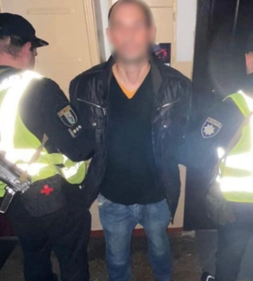 У Києві поліція затримала чоловіка, який намагався вбити безпритульного кота