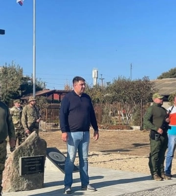 Под Мелитополем оккупанты роют братские могили и торжественно открыли монумент &quot;героям СВО&quot; 