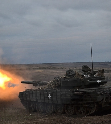 Украинские защитники сбили вражеский Ми-8: Сырский показал мощное видео