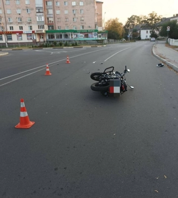 У Сарнах нетверезий водій легковика вчинив ДТП: травмувався мотоцикліст