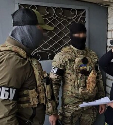 СБУ затримала російську інформаторку, яка допомагала коригувати ворожі атаки на Херсон. ФОТОрепортаж