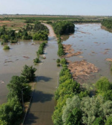 Кабмін хоче заборонити використовувти землі Каховської ГЕС не за цільовим призначенням