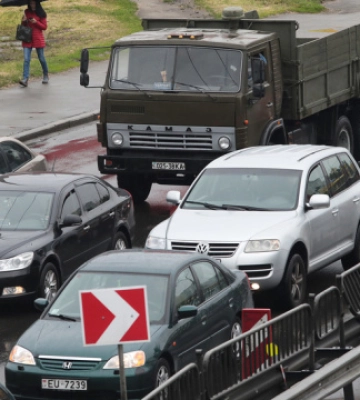 У Києві через ДТП ускладнений рух транспорту на Харківському шосе