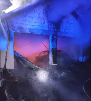 У Львівському районі згорів автомобіль у гаражі
