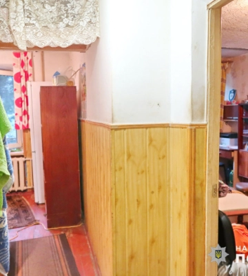 Ножем в спину: у Чернівцях жінка ледь не зарізала свого чоловіка під час сварки