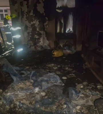 В центрі Ужгорода горіла квартира: врятовано 42-річну жінку