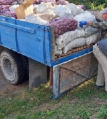 Городищенська громада зібрала для обласної інфекційної лікарні понад чотири тонни продуктів