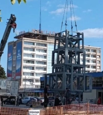 В Мелитополе на месте памятника Тарасу Шевченко монтируют очередное пропагандистское уродство (фото, видео)