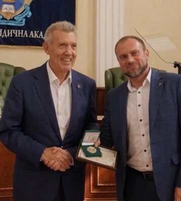 Кивалов вручил награду директору Одесского НАБУ и его отстранили от должности