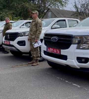 Міська влада Одеси передала підрозділам тероборони автомобілі високої прохідності