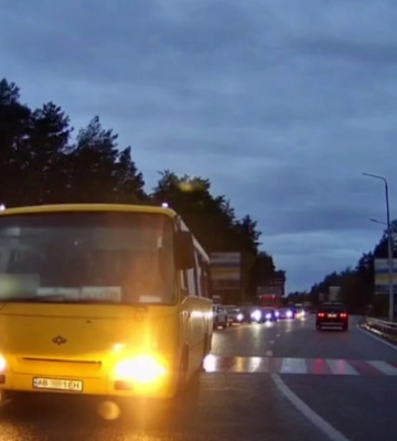 У Києві оштрафували водія маршрутки, який рухався зустрічною смугою