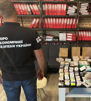 БЕБ викрило схему несплати податків: 2000 працівників ресторанного холдингу отримували зарплати &quot;в конверті&quot;