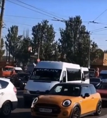У Миколаєві  на Пушкінському кільці велика пробка
