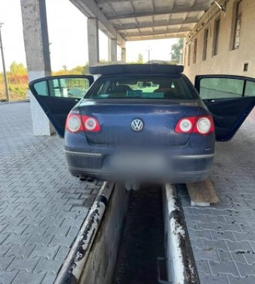 Закарпатські прикордонники відібрали автомобіль у громадянина Румунії