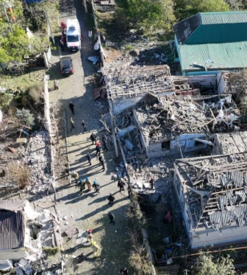 Ворог поцілив по приватним будинкам у Дніпровському районі: є постраждалі