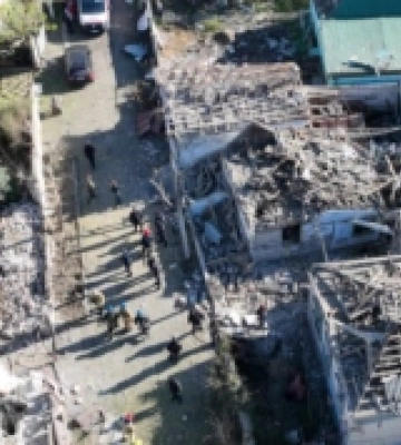 Росіяни вдарили ракетою по приватному секторі у Дніпровському районі: загинула людина, є постраждалі