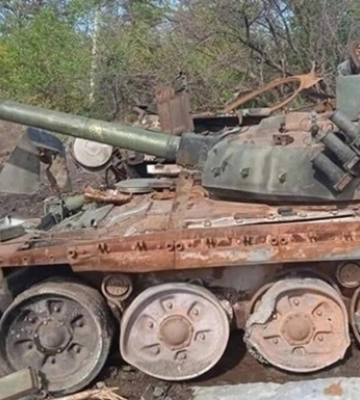 Сирський показав, як горять російські танки під Бахмутом