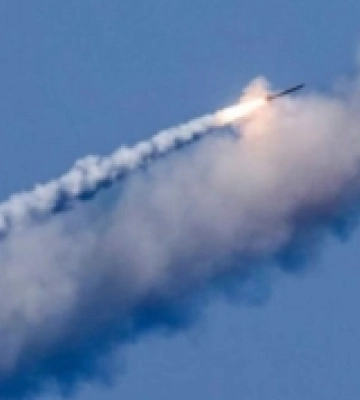 Росіяни вдарили по Харкову: є перебої зі світлом (доповнюється)