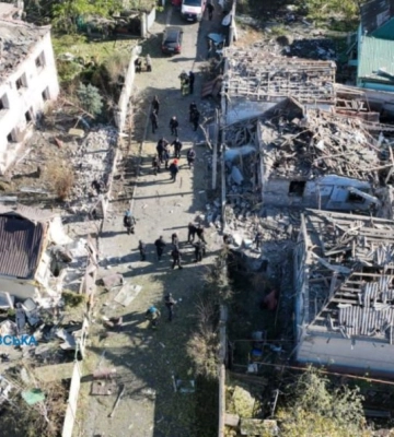 Внаслідок ракетної атаки по Дніпру є загиблі та постраждалі