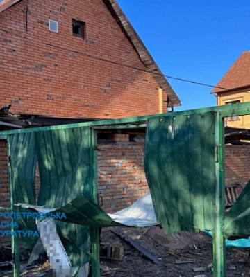 Ракетний удар ворога по передмістю Дніпра: прокуратура почала розслідування