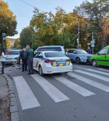 В Ужгороді сталося ДТП за участю чотирьох автомобілів 