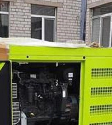 Украинские больницы получили 42 мощных генератора