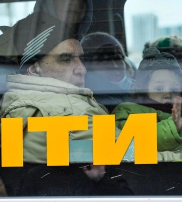 Из прифронтовых населенных пунктов Донбасса эвакуированы все дети, — МВД